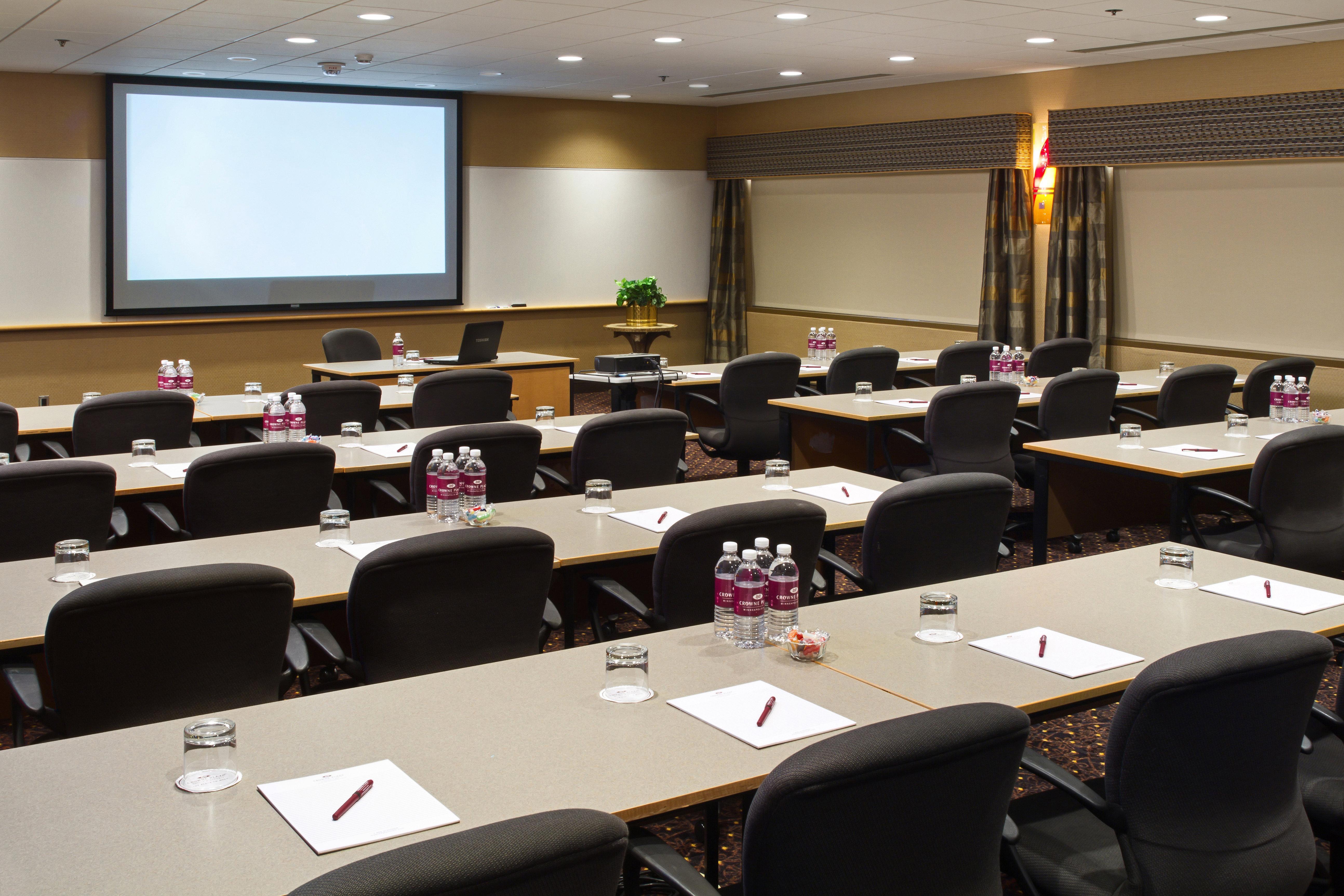 Crowne Plaza Minneapolis West By Ihg Plymouth Negocio foto