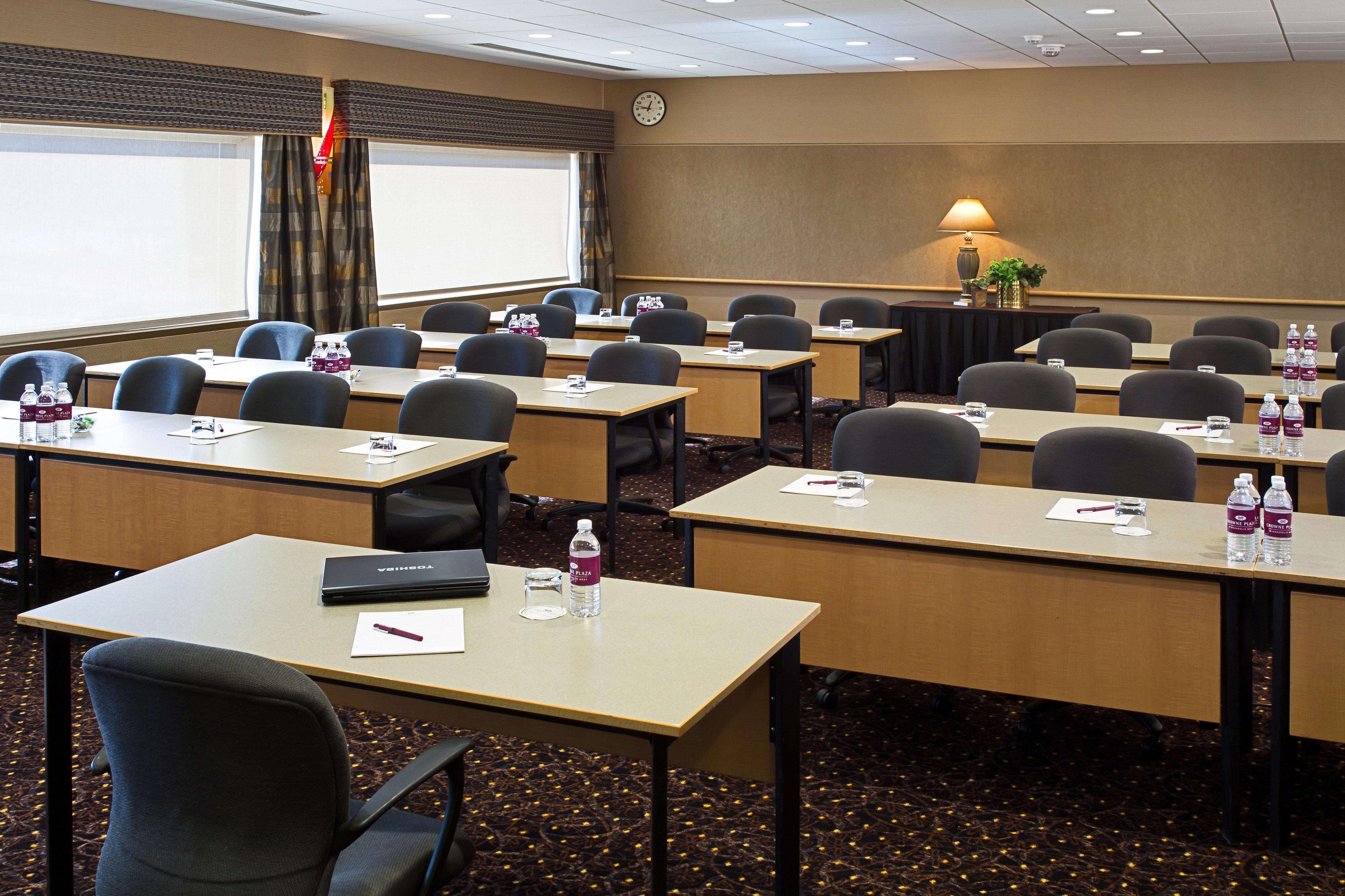 Crowne Plaza Minneapolis West By Ihg Plymouth Exterior foto