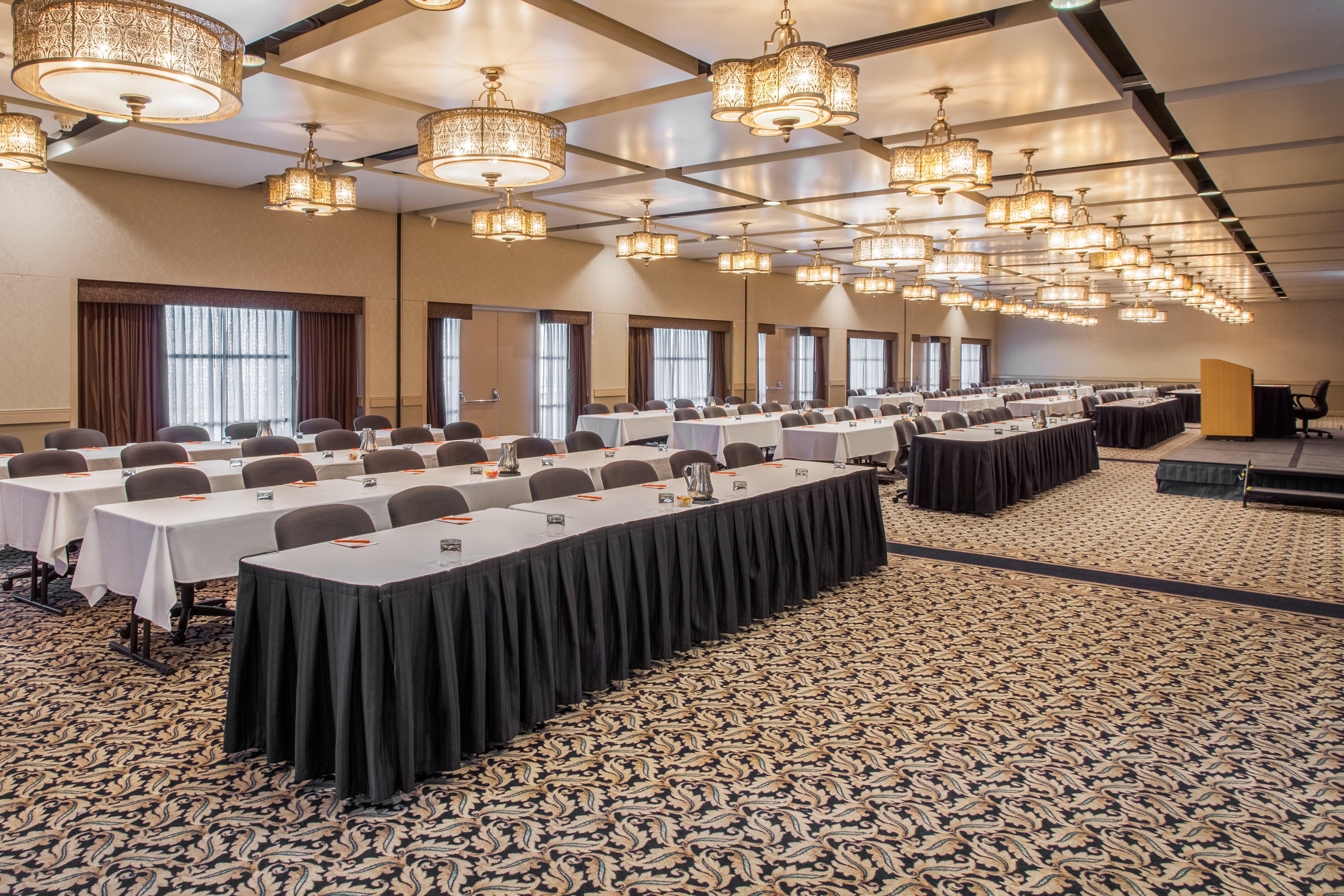 Crowne Plaza Minneapolis West By Ihg Plymouth Exterior foto