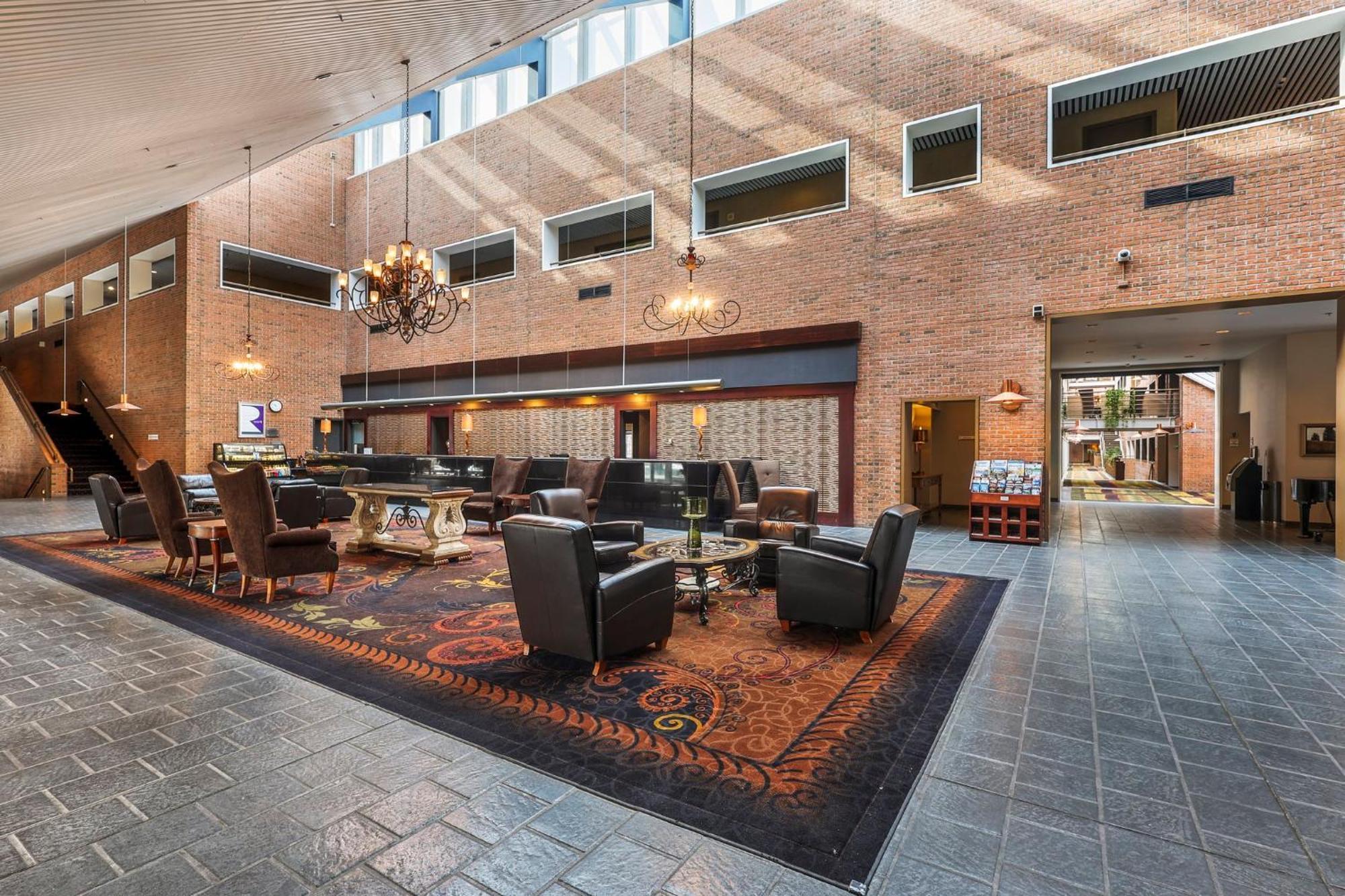 Crowne Plaza Minneapolis West By Ihg Plymouth Exterior foto